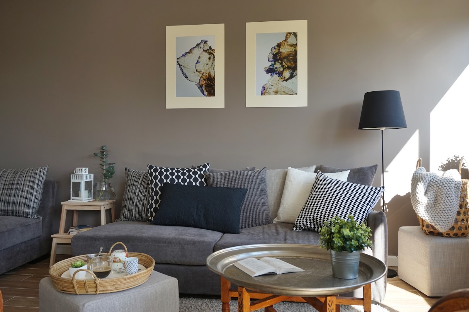 Salon blanc noir violet: salon contemporain en noir et couleurs ...