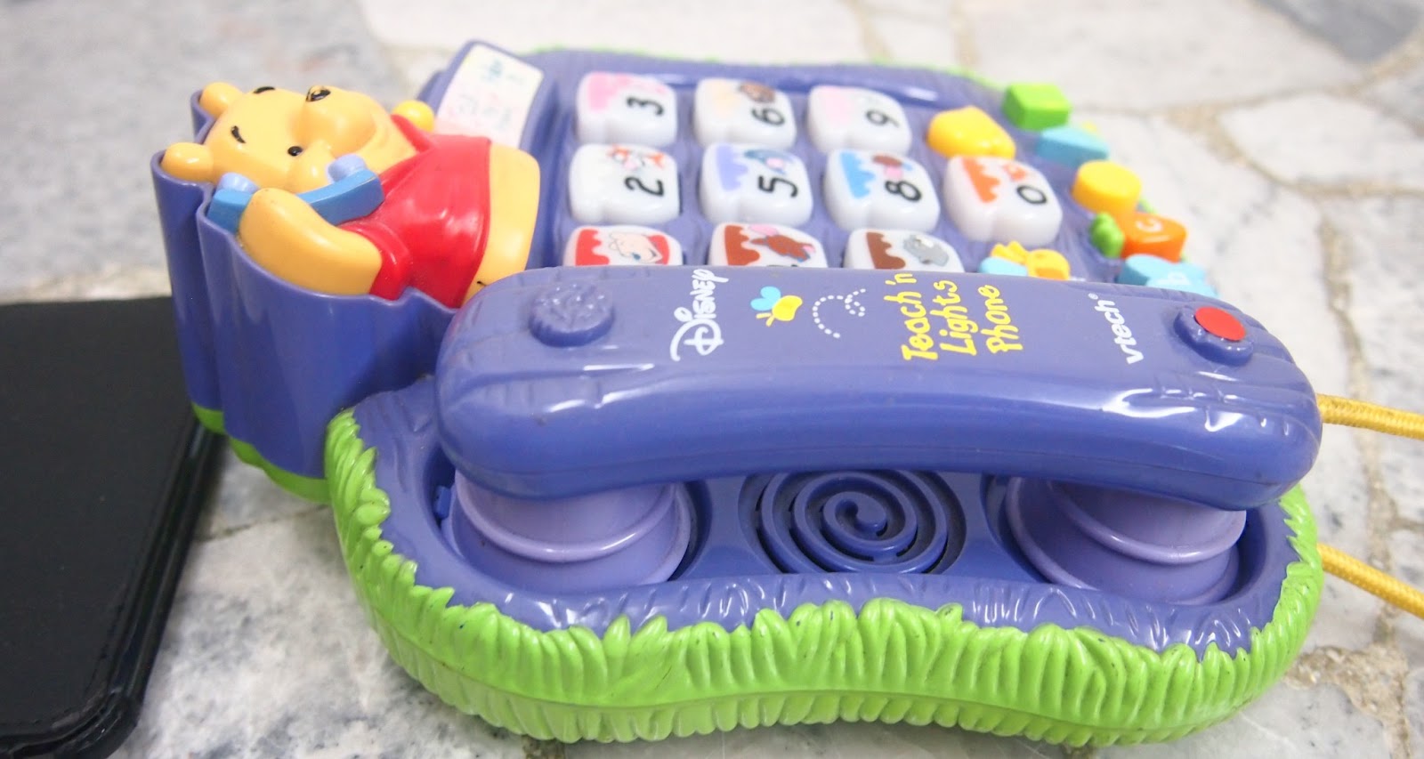 JuaiMurah Vtech Disney Winnie The Pooh Teach n Lights Phone