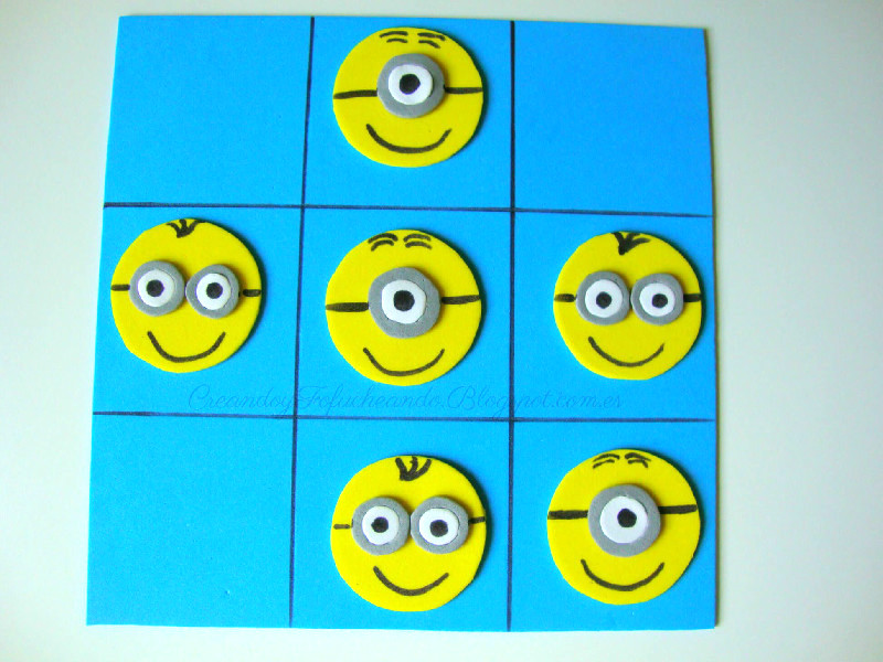 3 en raya Minions hecho en goma eva