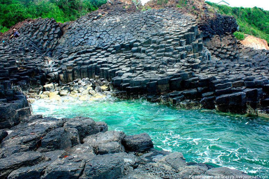 البازلت Basalt استخدامات حجر البازلت انواع حجر البازلت ورشة الأسراء لحجر الهاشمة و الهيصم