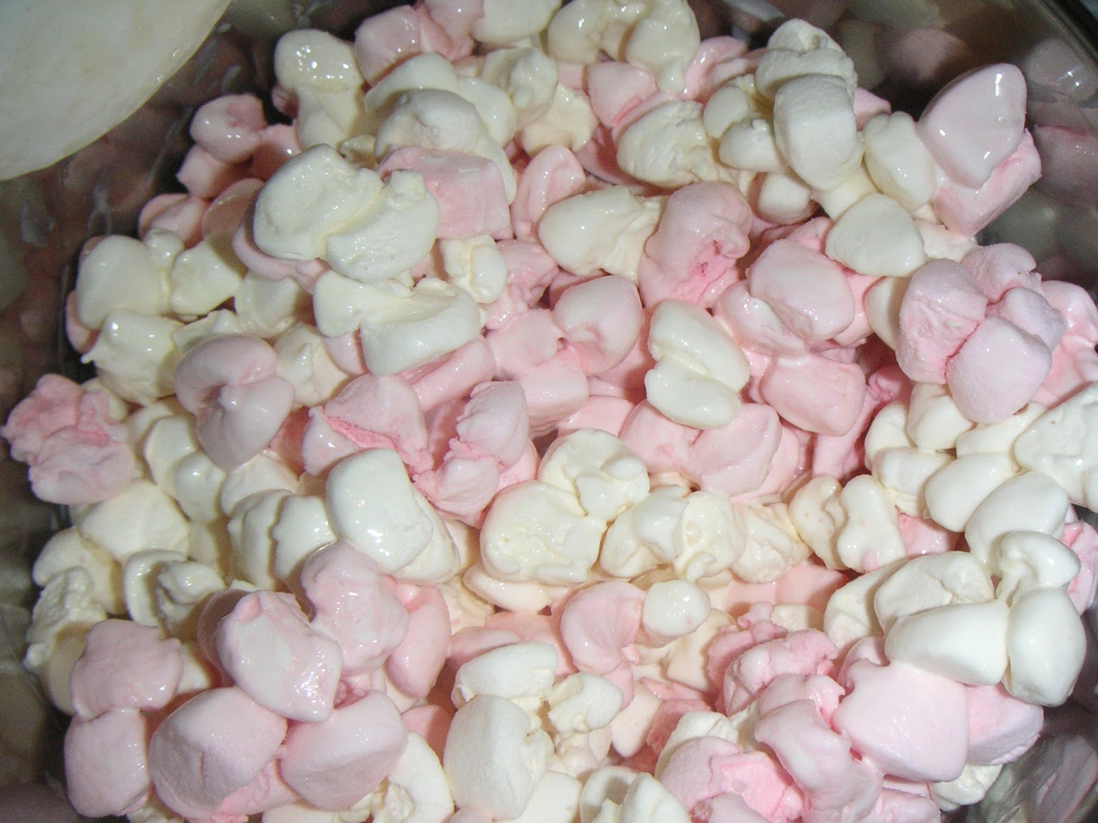 Tatjana´s kleine Bäckerei: Erdbeer-Marshmallow-Marmelade oder Rhabarber ...