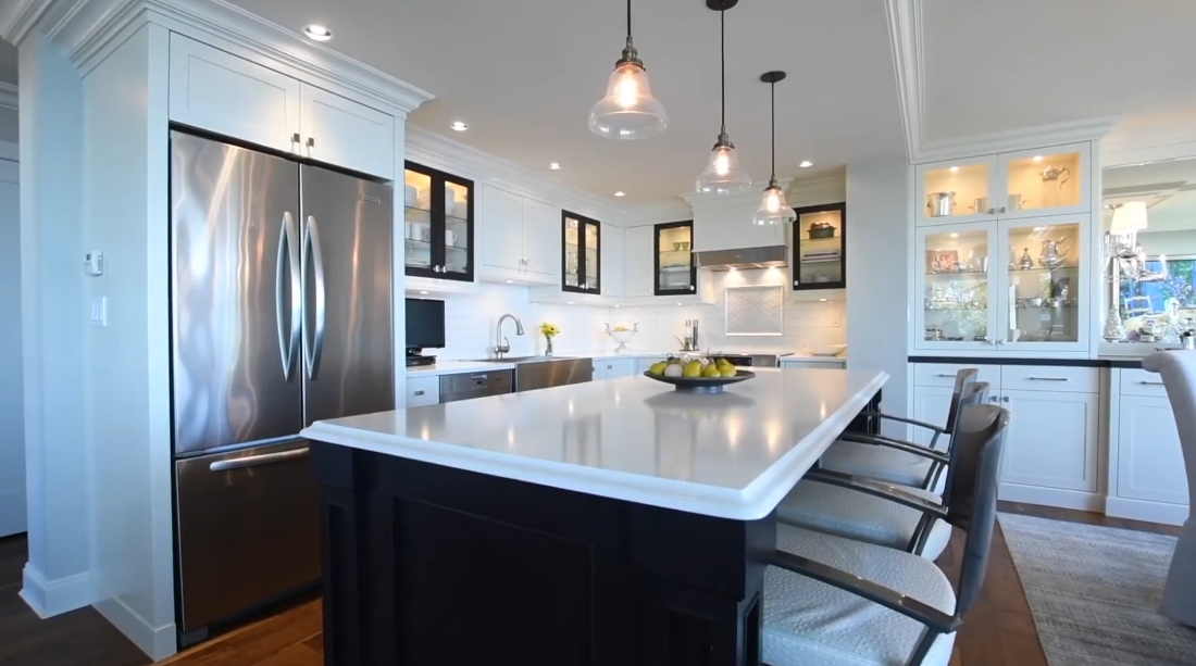23 Interior Design Photos vs. Dallas Road, Victoria Luxury Condo Tour