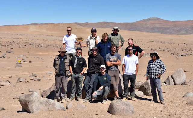 Alguns membros da equipe da ESA no deserto de Atacama no Chile