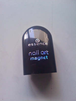 nail magnet