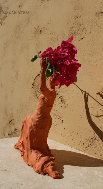 Kneeling Woman, Sculpture, Sarah Myers sculpture, terracotta, kneeling, woman, sarah, myers, red, clay, dance, figure, arte, escultura, figurative, classic, human, lady, poise, earthenware, orange, flowers, back, glance, bougainvillea