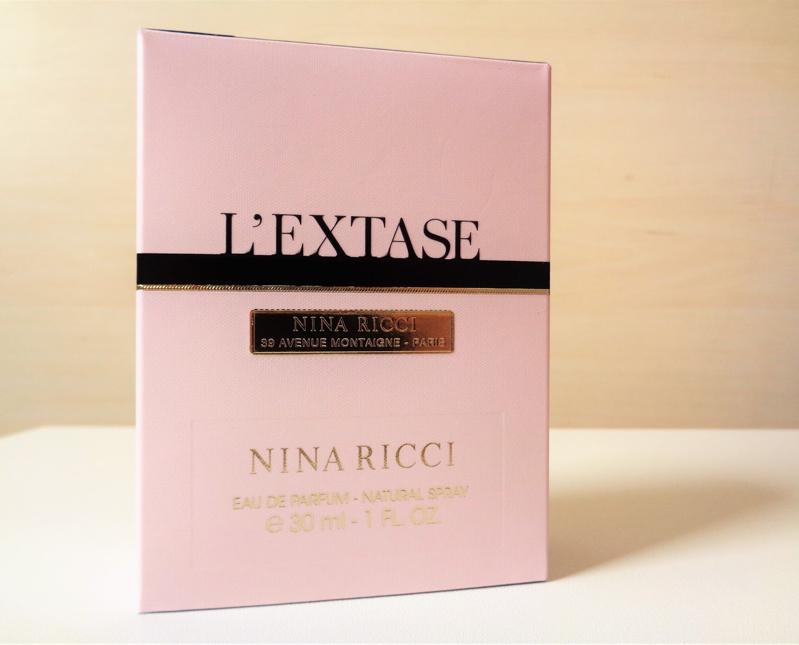 PERFUME L EXTASE NINA RICCI Beleza Em Cachos