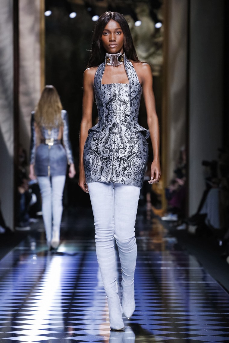 Balmain Fall/Winter 2016-2017 RTW PFW BALMAIN-Fall-Winter-2016-2017-collection-Paris-Fashion-Week, BALMAIN-Fall-Winter-2016-2017, kendall-jenner-balmain, BALMAIN-Fall-Winter-2016, BALMAIN-Fall-Winter-2017BALMAIN-Fall-Winter, BALMAIN-Fall-2016, BALMAIN-Fall, BALMAIN-Fall-2017, BALMAIN-Fall-2016-2017, gigi-hadid-balmain, dudessinauxpodiums, du-dessin-aux-podiums
