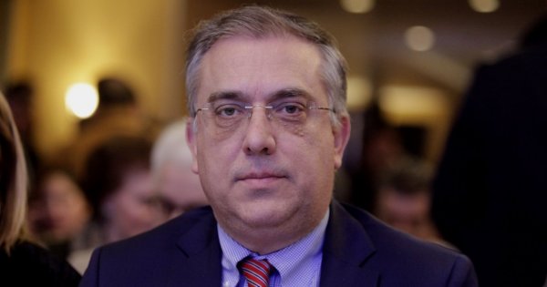 Θεοδωρικάκος: Η κυβέρνηση για πρώτη φορά χαρακτηρίζει τους αλλοδαπούς «παράνομους μετανάστες» Θεοδωρικάκος: Η κυβέρνηση για πρώτη φορά χαρακτηρίζει τους αλλοδαπούς «παράνομους μετανάστες»
