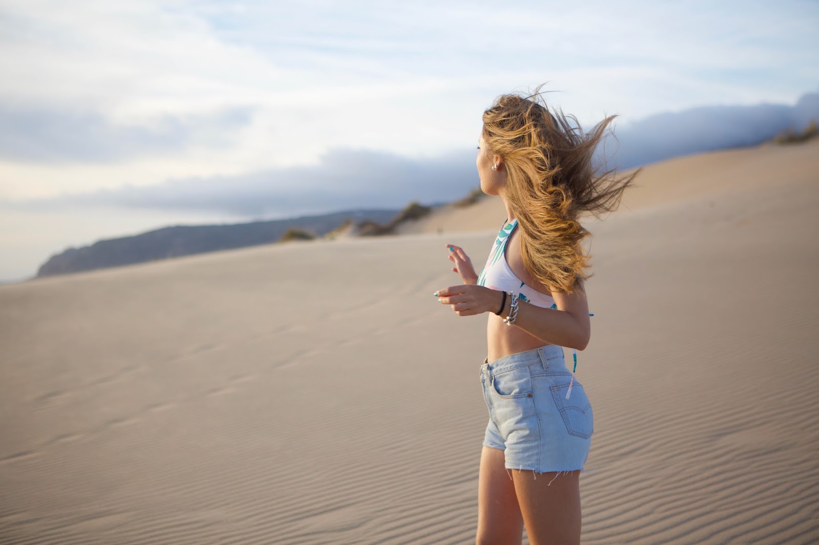 A SIMPLE BIKINI — Blue Pearl