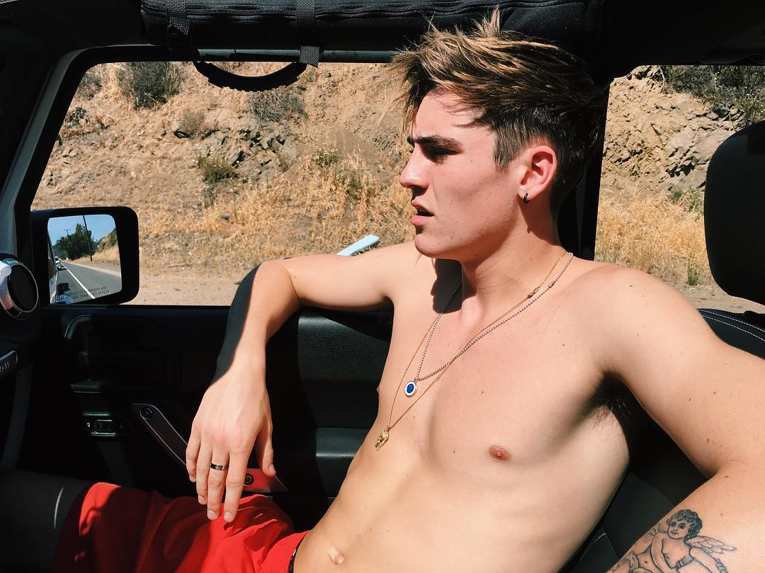 Sam Wilkinson - Shirtless & Barefoot Twitter Pics.