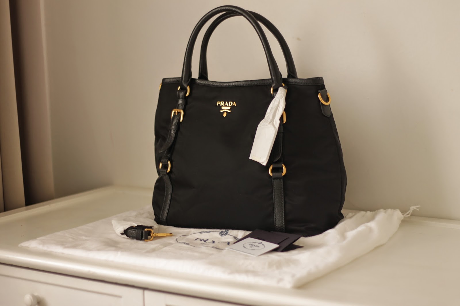 iiloike designer bags: Prada, Gucci, Tods, Chanel, Bottega Veneta ...