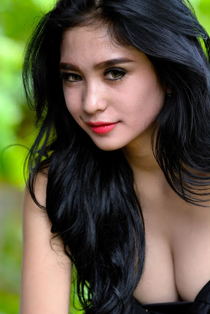 Foto foto galeri model Indonesia Hot photoshoot Bibie Julius terbaru. #bibi...