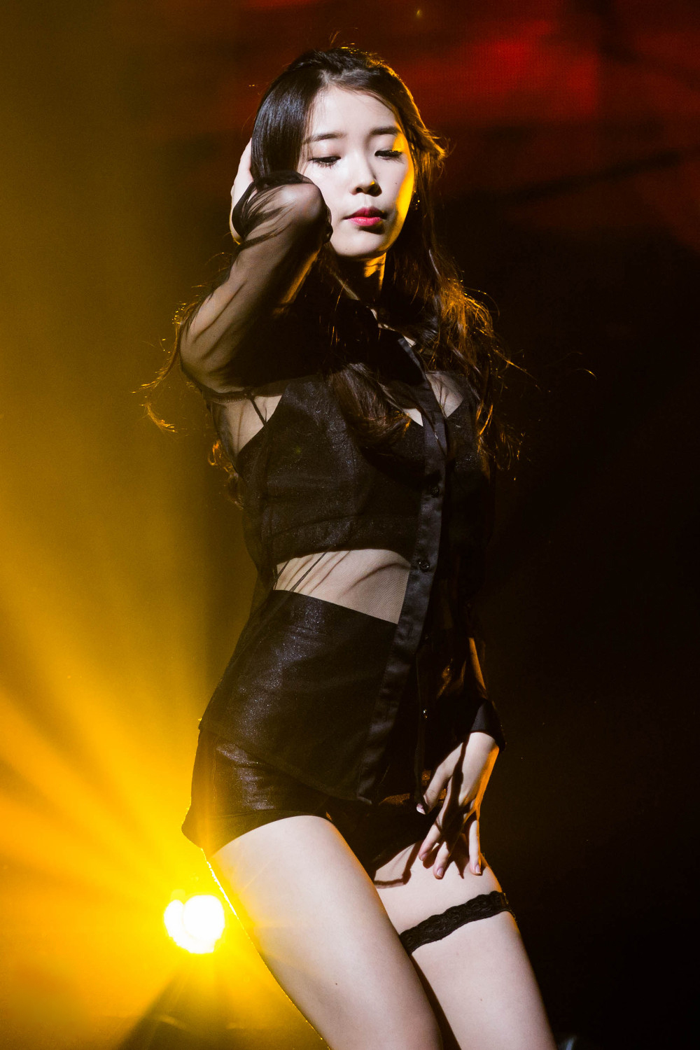 IU Drops Jaws With This Absolutely Hot Outfit Daily K Pop Ne