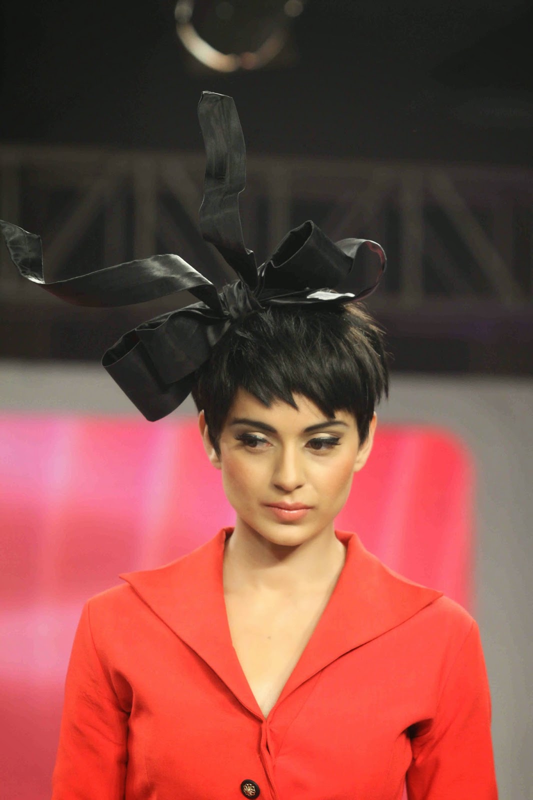 Kangana Ranaut Looks Smoking Hot On The Ramp At ‘LIVA’ Brand Launch In