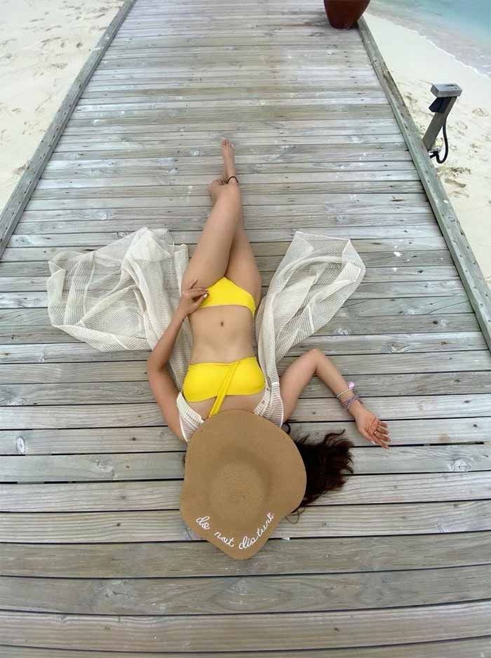 Karisma Sheikh spreading heat in a bikini on the Maldives beach