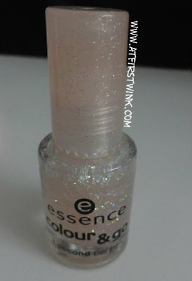 Essence colour & go nail polish in 04 Space queen