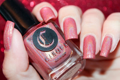 Swatch of the nail polish "Luminous Owl" from Cirque Colors