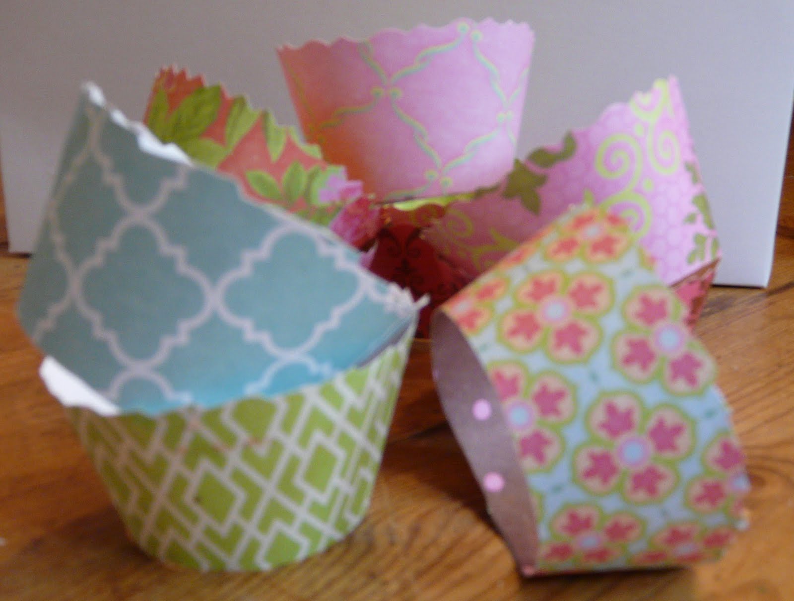 Make Your Own Cupcake Wrappers Free Cupcake Sleeve Template