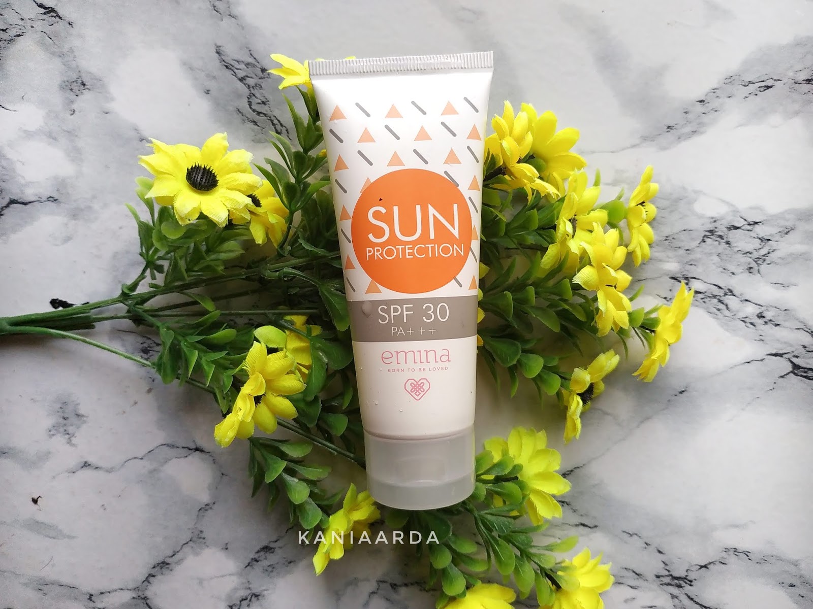 REVIEW EMINA SUN PROTECTION (SUNSCREEN MURAH TAPI BAGUS) FRIDAY GIRL