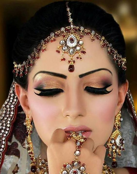 30 Latest Bridal Eye Makeup Looks || Indian Bridal Makeup Series ...