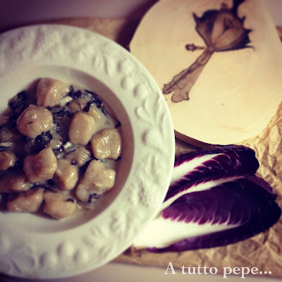 giovedì gnocchi...semintegrali all'acqua con gorgonzola e radicchio!