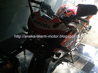 Cara pasang alarm motor remote pada Honda CBR250r Fi Cara pasang alarm motor remote pada Honda CBR250r Fi