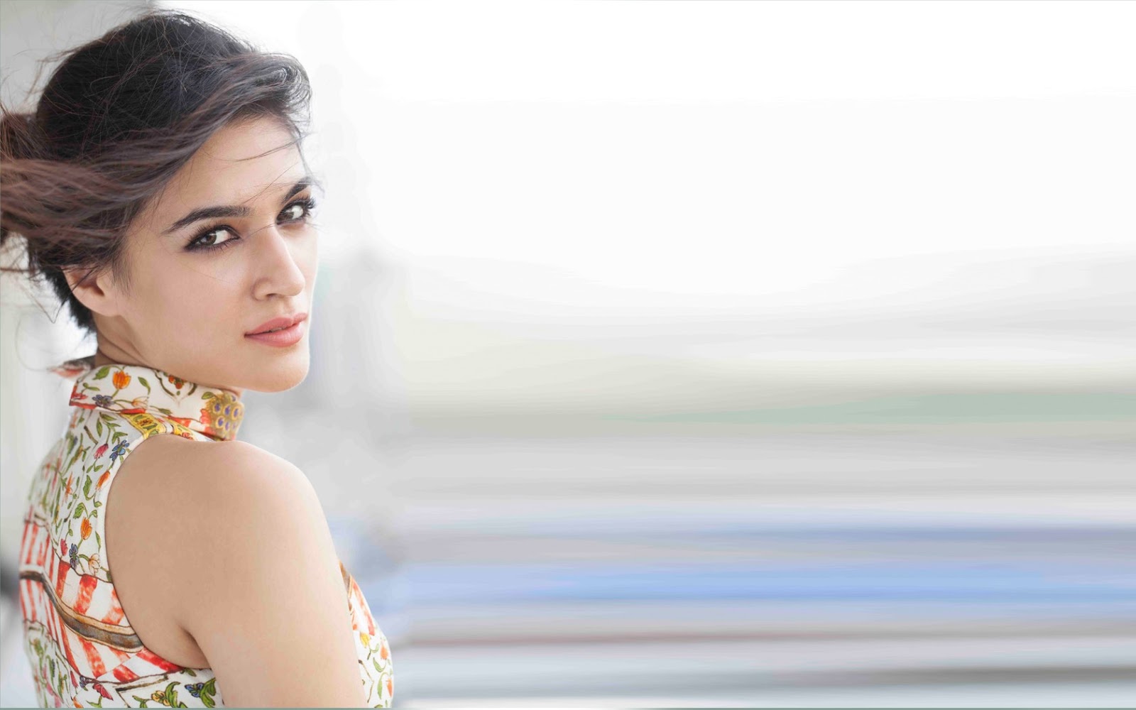 Kriti Sanon Latest Full Hd Wallpapers Hot And Sexy 2020