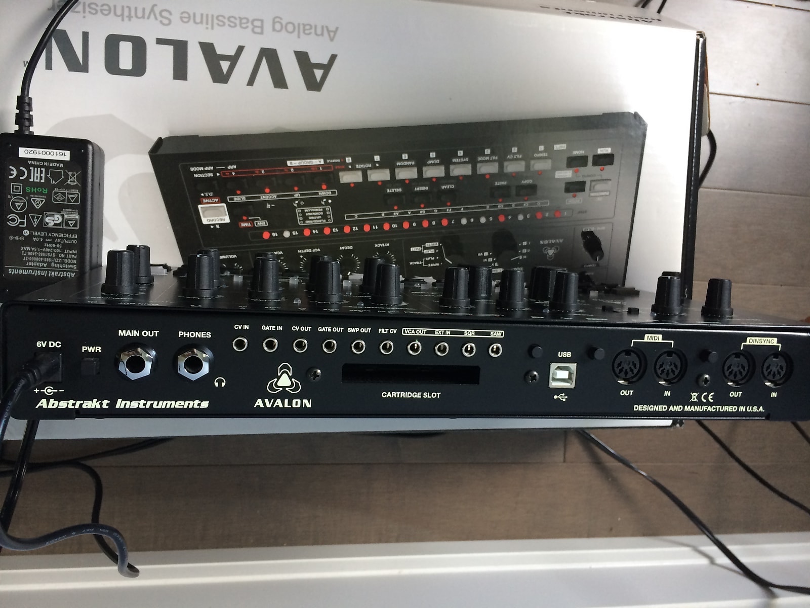 MATRIXSYNTH Abstrakt Instruments Avalon Analog Bassline Synthesizer