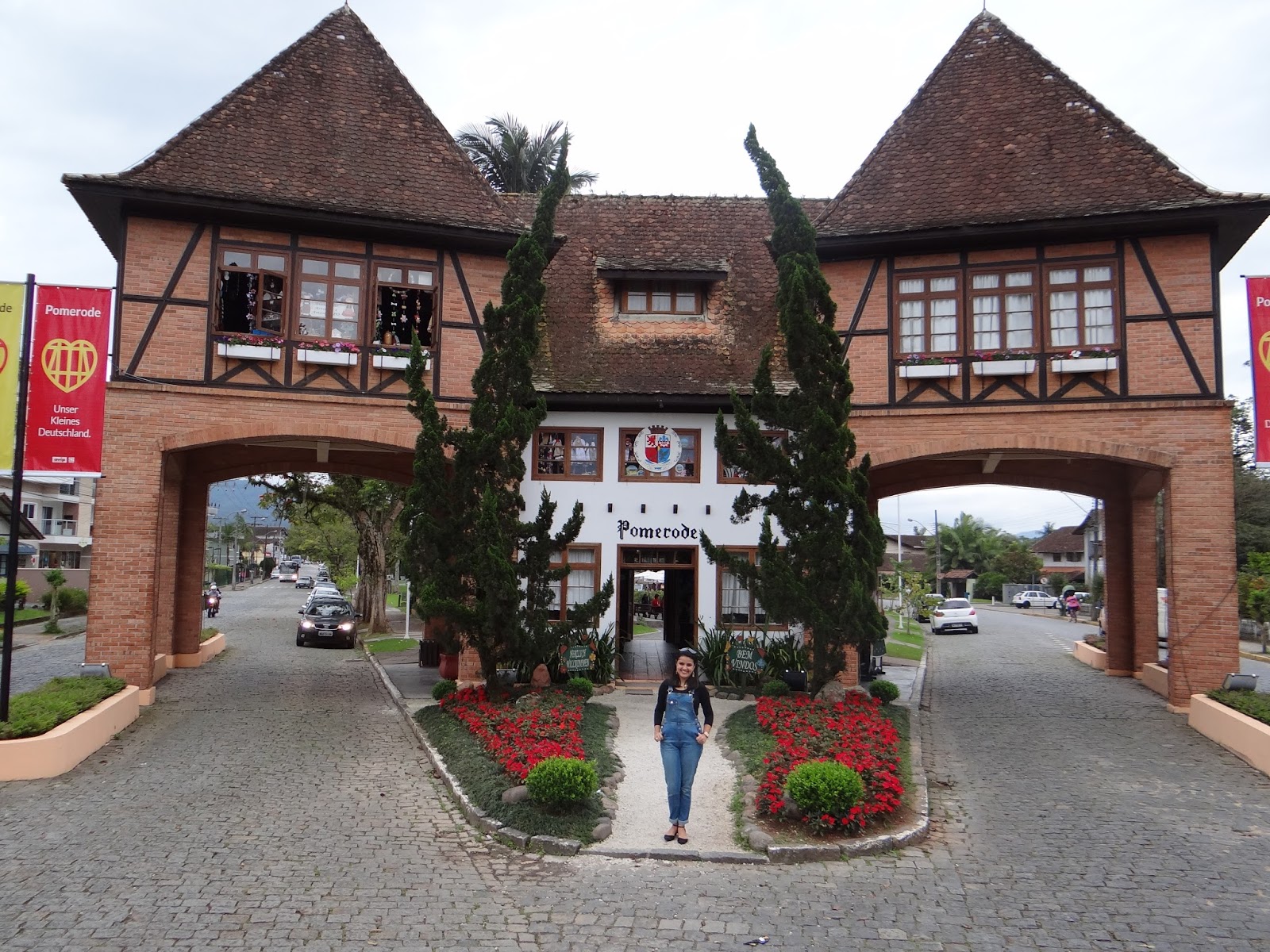 Casal com rodinhas nos pés Pomerode