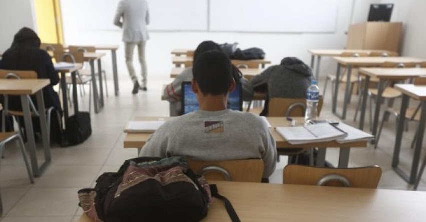 Estudiantes de institutos podrán migrar a escuelas superiores para obtener bachillerato, informó el Ministerio de Educación - MINEDU Estudiantes de institutos podrán migrar a escuelas superiores para obtener bachillerato, informó el Ministerio de Educación - MINEDU