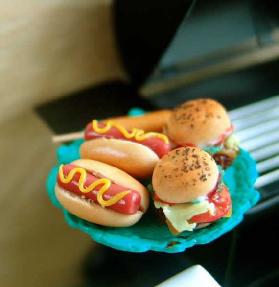 SNICKERDOODLE STREET Mini Doll Food (Resource)