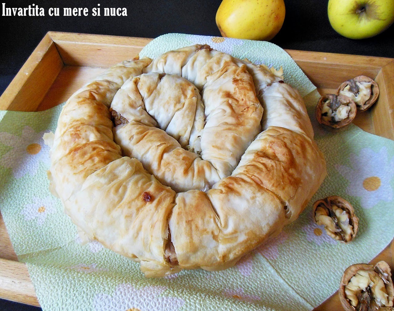 Invartita cu mere si nuca