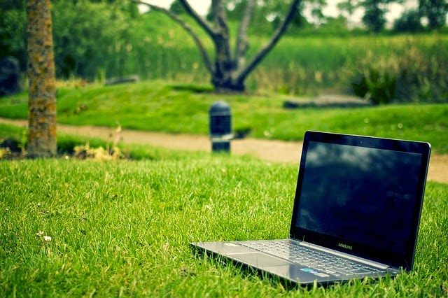 laptop en el parque