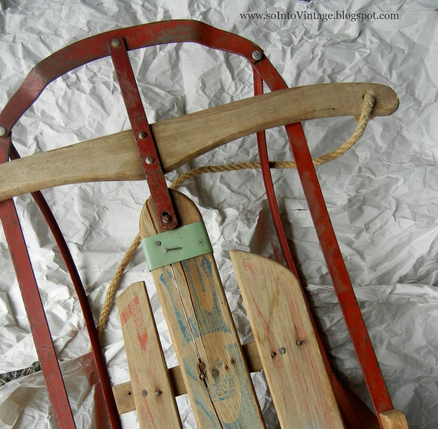 Into Vintage Today's sled brought to you by the color aqua.