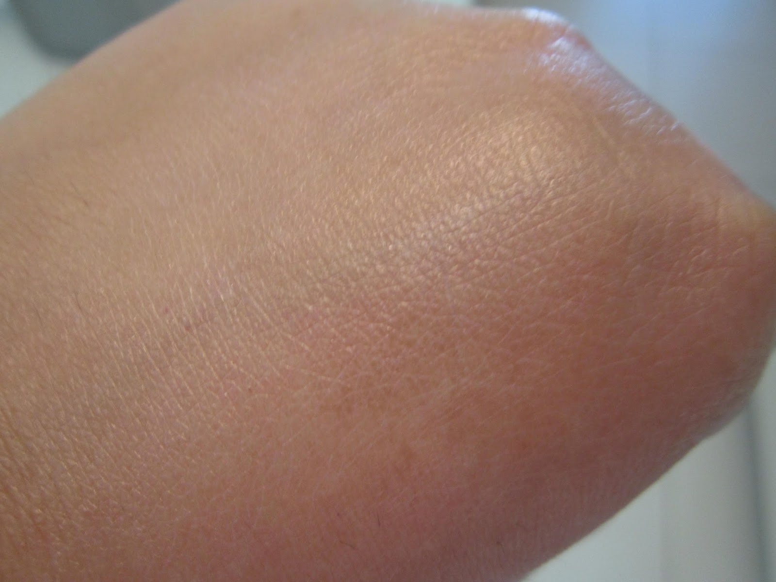 Özge'nin dünyası Mac Strobe Cream İncelemesi