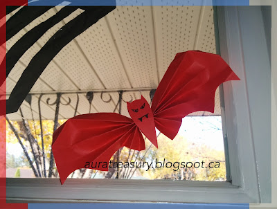 Halloween Scary Crafts and Decorations DIY Halloween Crafts Origami Bat
