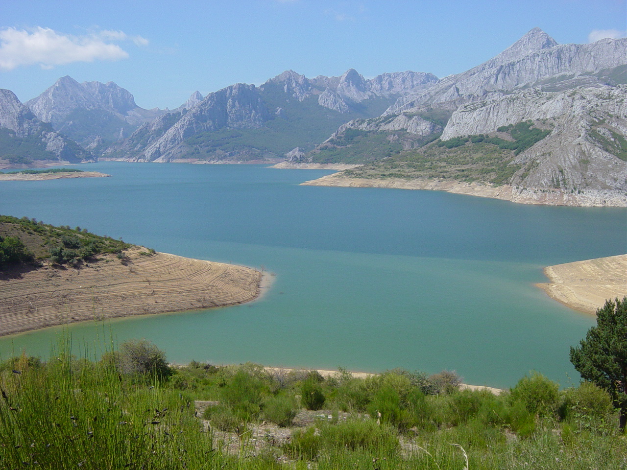 Periplo: 260.- Embalse de Riaño (León)