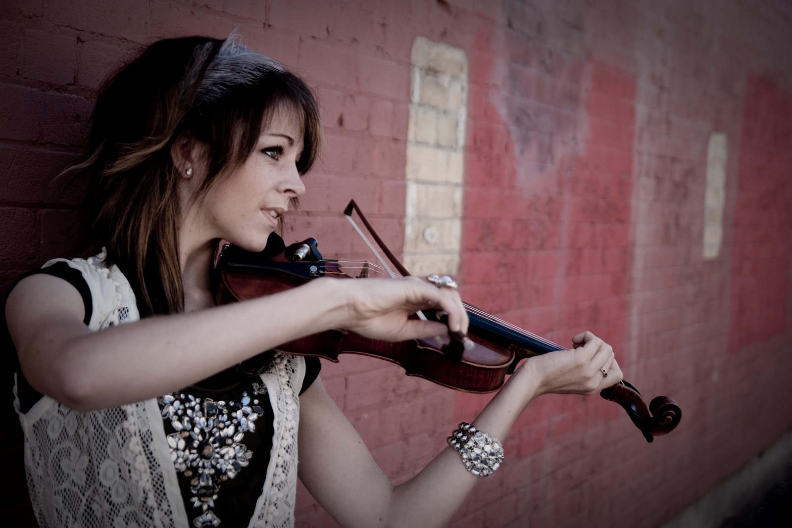DarkOman shit:   (Lindsey Stirling)    ...