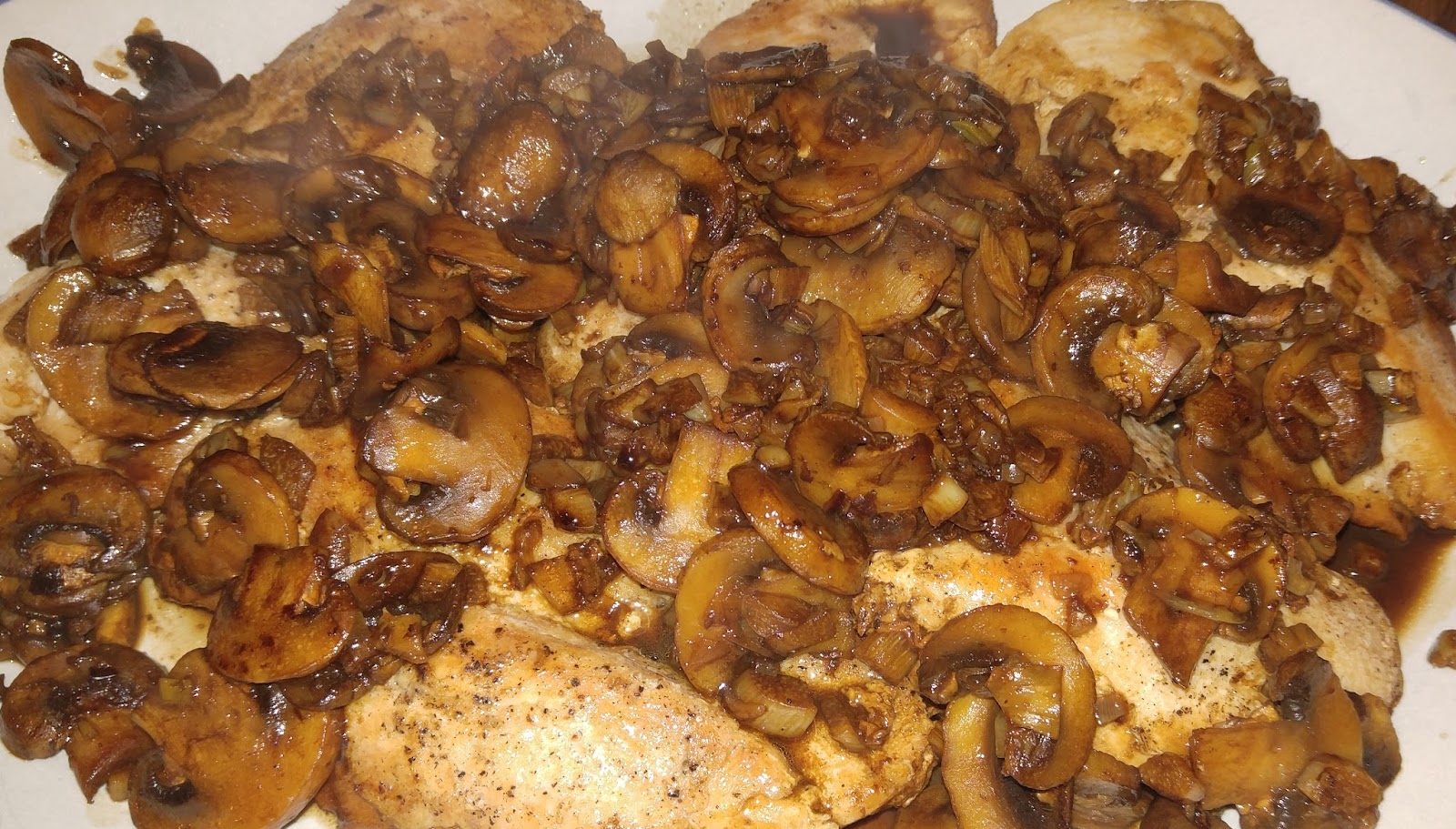 Rebecca's Amazing Creations: Balsamic Mushroom and Chicken