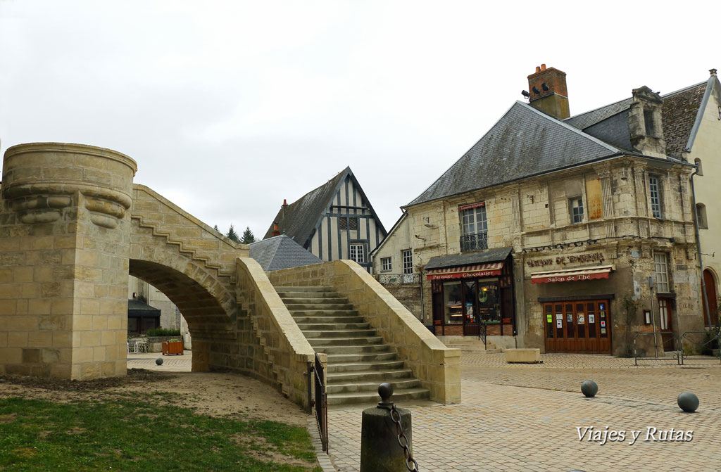 Escaleras del castillo y casas de Langeais, Francia