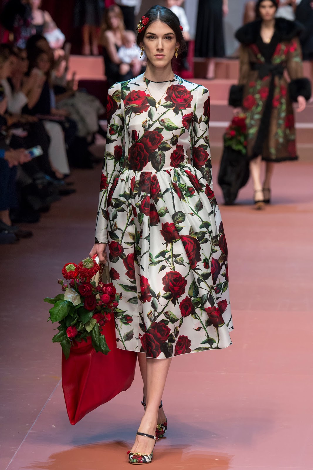 Rose Printed Dress Dolce and Gabbana Fashion Inspiration Cool Chic Style Fashion Rose Printed Dress Dolce and Gabbana Fashion Inspiration Cool Chic Style Fashion