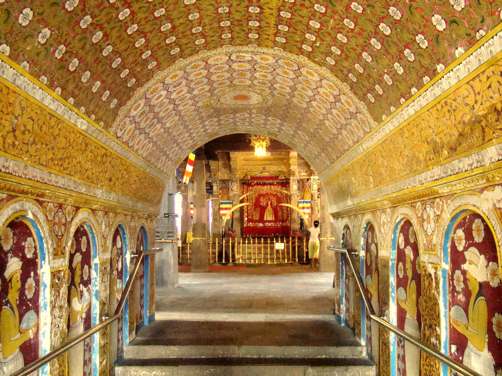 DiscoverSriLanka SRI LANKA HERITAGE [ INTERIOR DECOR, TEMPLE OF THE