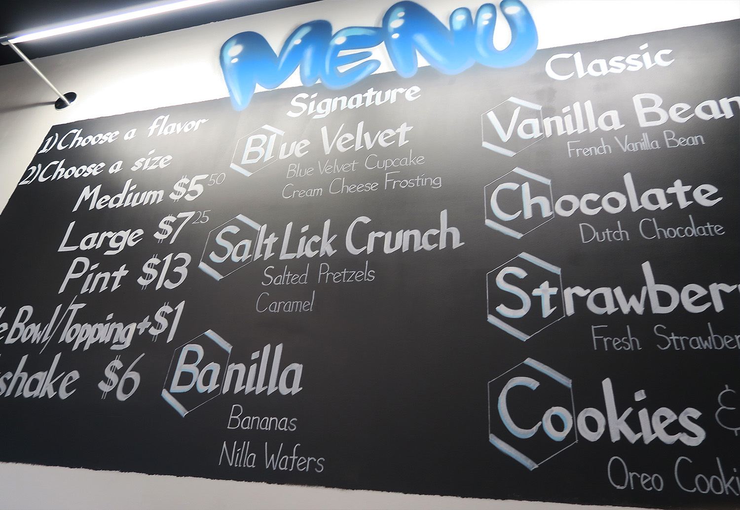 Liquid nitrogen ice cream - a concept I had never heard about before going to The Ice Cream Lab in Little Tokyo, Los Angeles. With tons of customizable options, the Ice Cream Lab lets customers pick base flavours and topics to be added to a liquid nitrogen mixture, producing smooth, creamy ice cream!