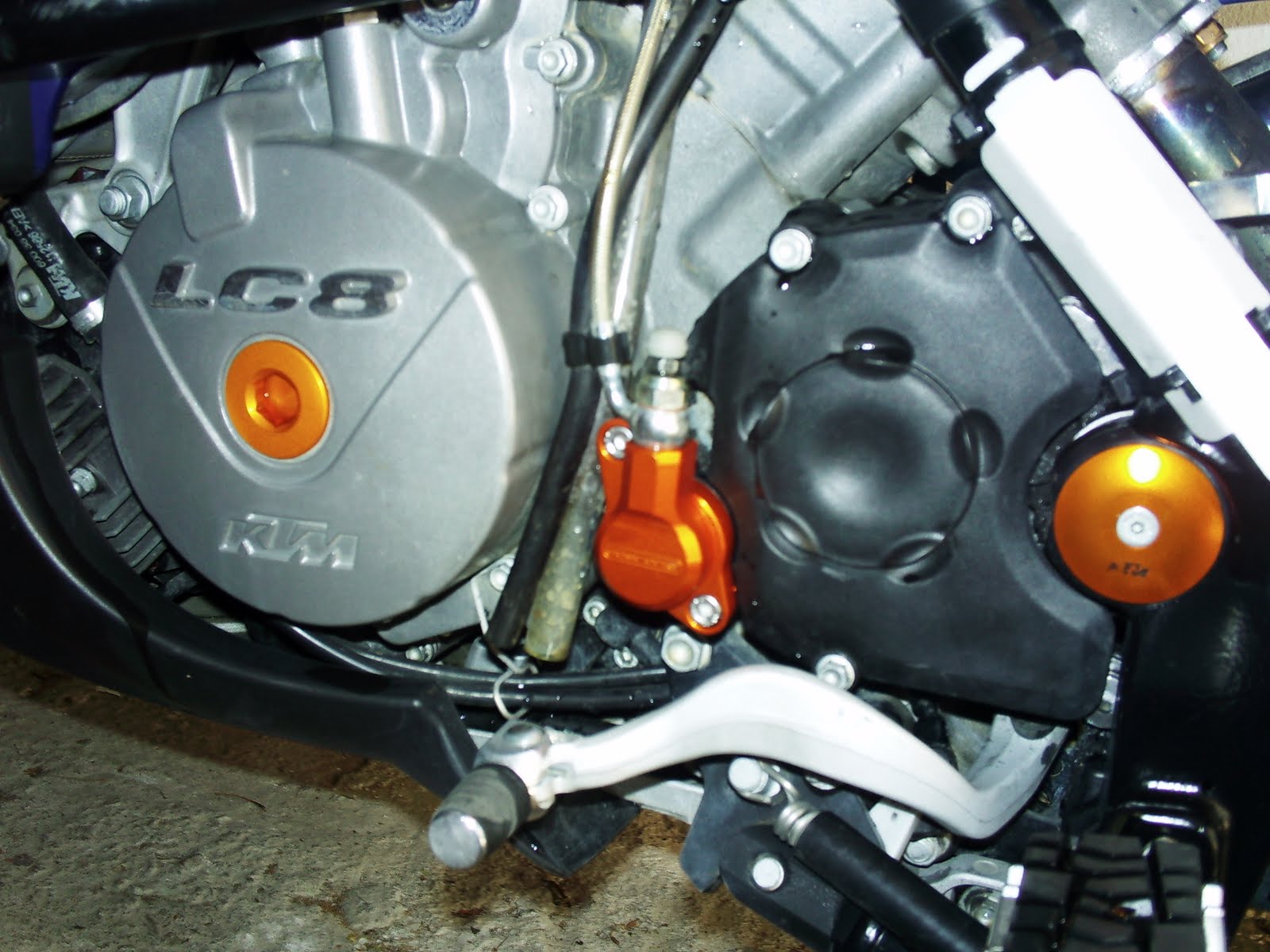 KTM 990 ADVENTURE Oberon Clutch slave cylinder