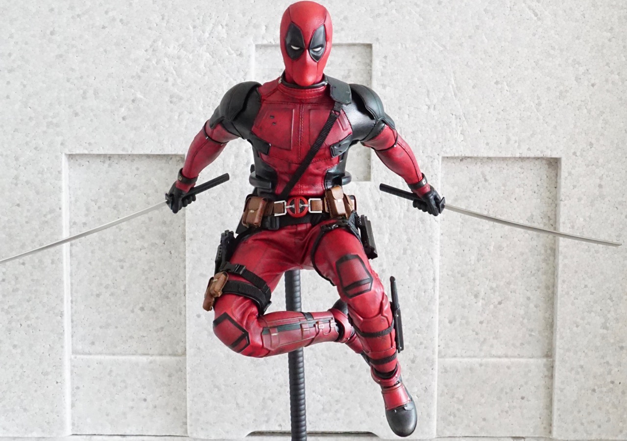 комната в стиле дэдпула