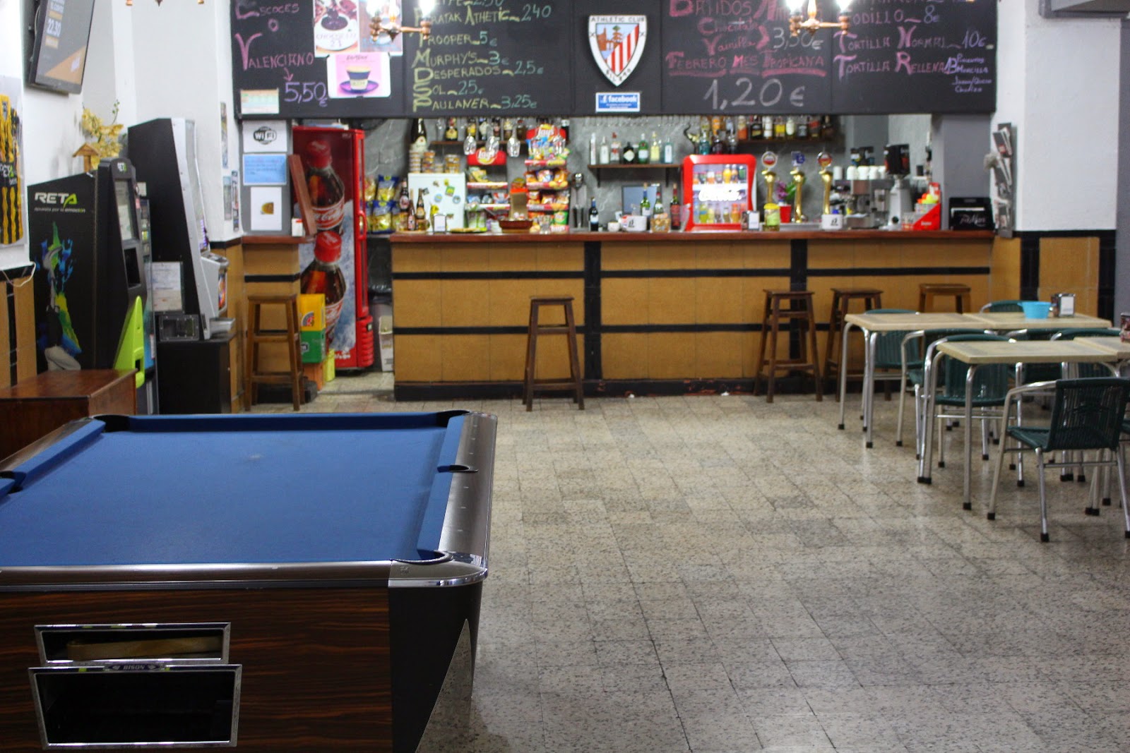 El bar Ibarrakaldu apuesta por el ocio y los