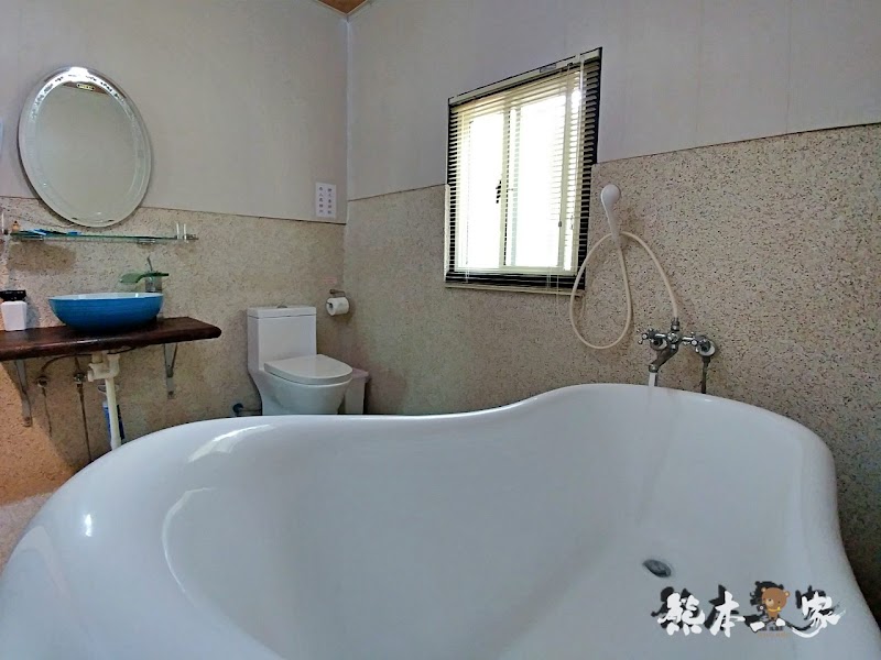 苗栗三義龍騰村百年大院古厝|焉美術行館|老屋重生傳統與現代的融合
