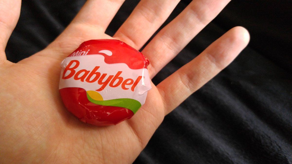 Bambino di 2 anni muore soffocato mentre mangia un Babybel, in Belgio