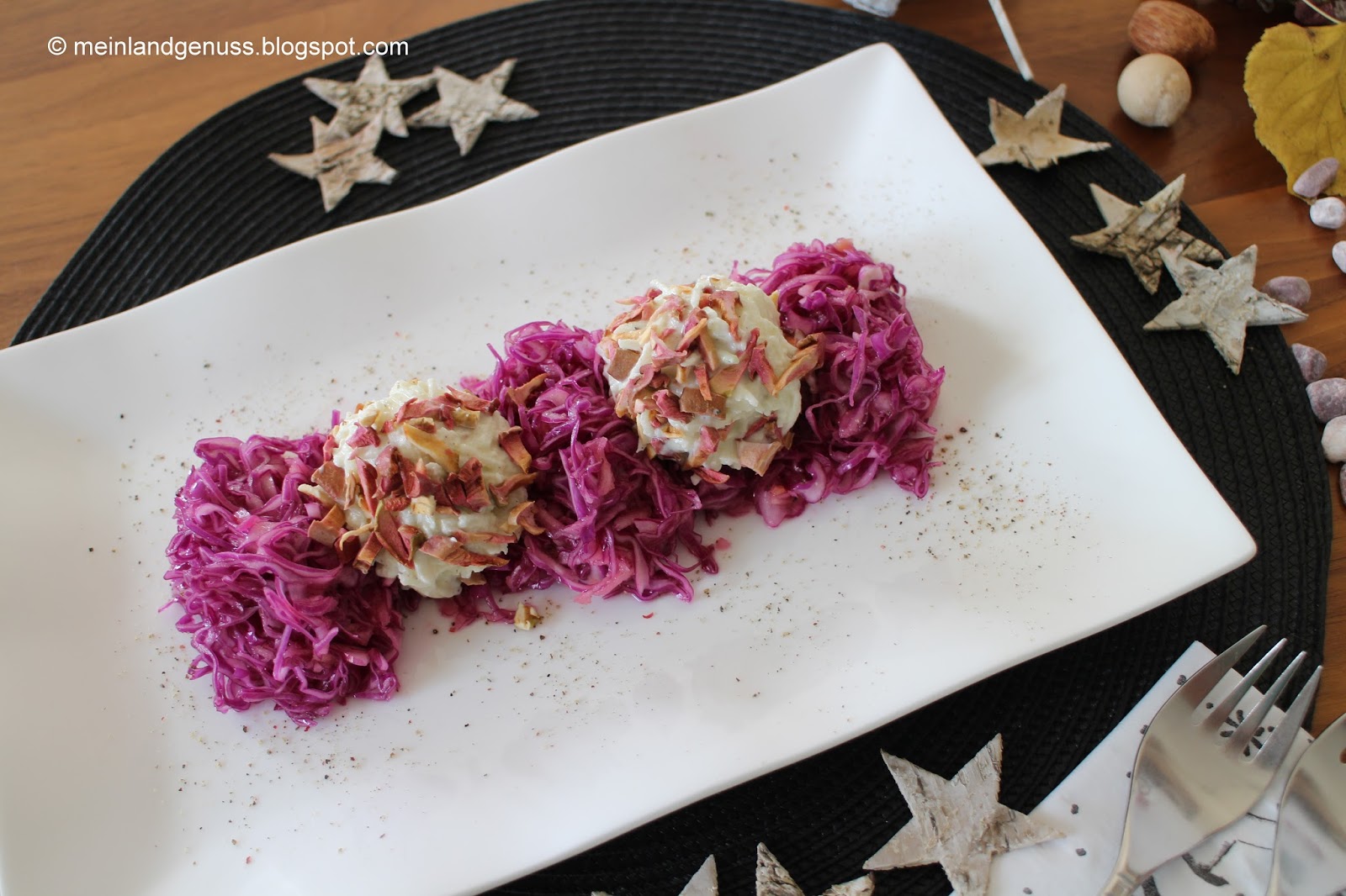mein Land und Gartengenuss : Rotkrautsalat mit Topfenpraline