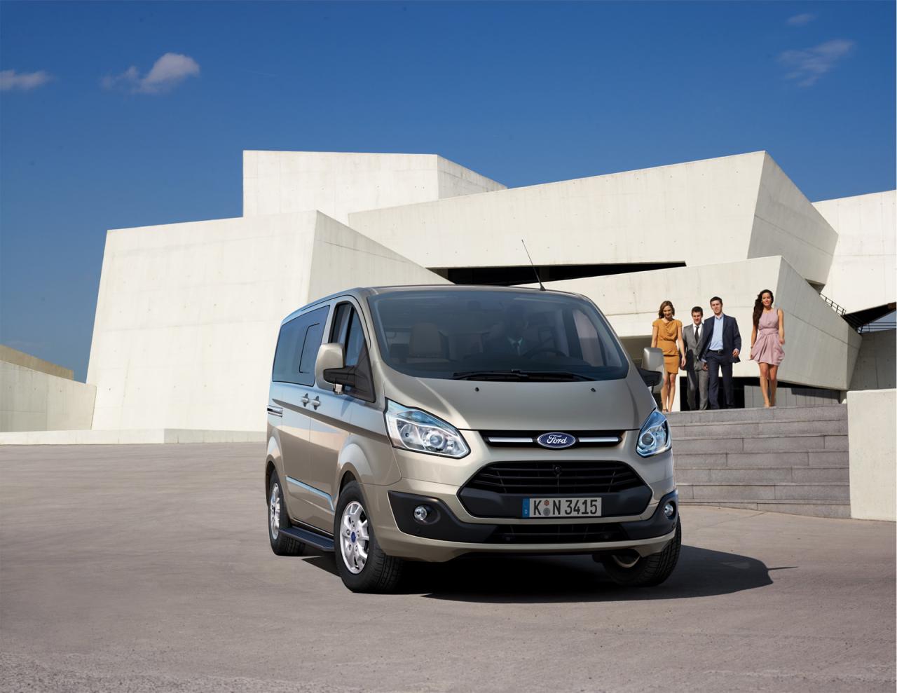 Auto Opini 227 O Ford Tourneo Custom 2013